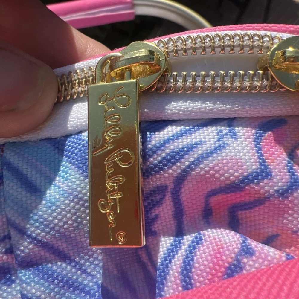 lilly pulitzer picnic/cooler Collapsable NWOT, Never Used, zip close 17x10x9” - Picture 7 of 8